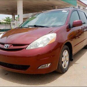 Accident Free 2006 Tokunbo Toyota Sienna